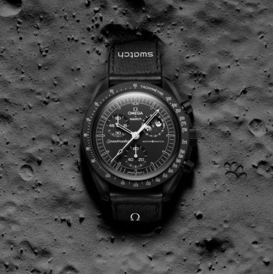 Swatch x Omega x Snoopy Schwarz - Mission to the Moonphase - New Moon